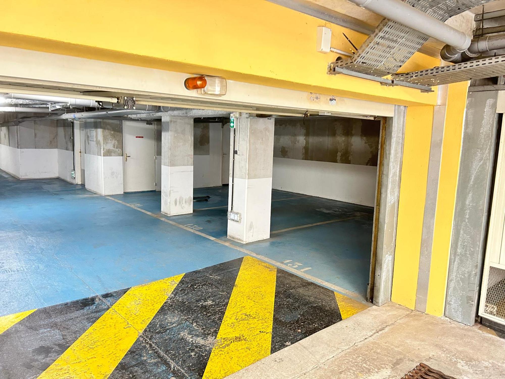 Vue 02 45m Et Parking Nizza